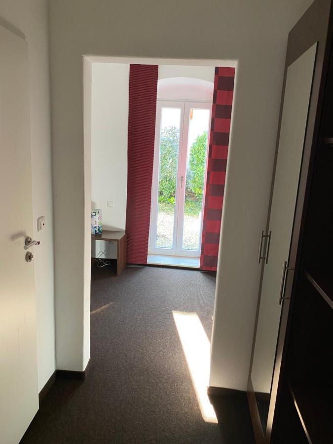 Hotel Bergbauer Mit Late-Self-Check-In Neuburg an Der Donau Exterior photo