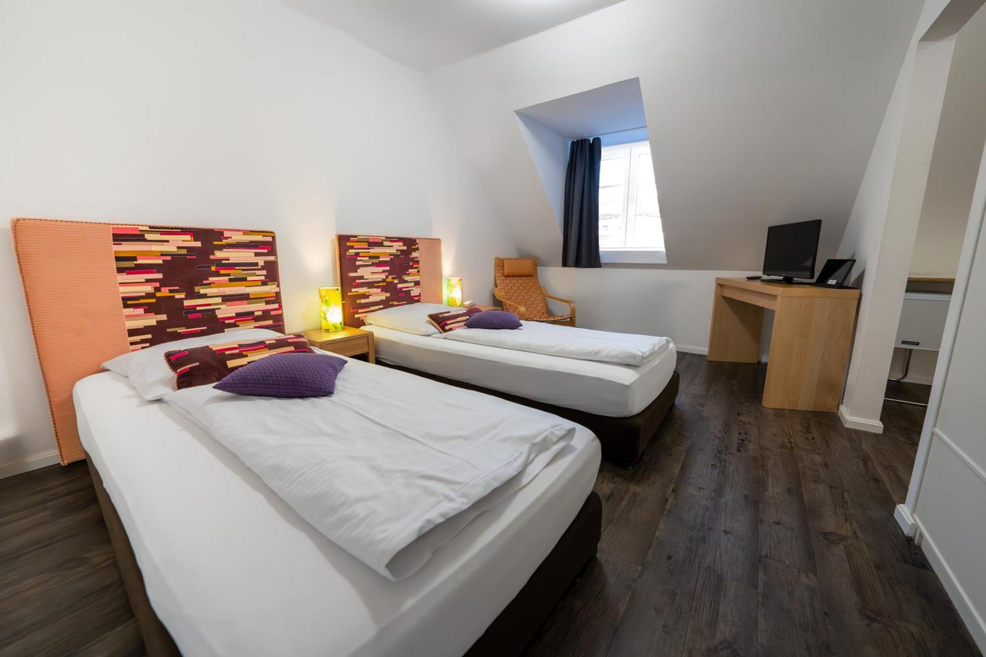 Hotel Bergbauer Mit Late-Self-Check-In Neuburg an Der Donau Exterior photo