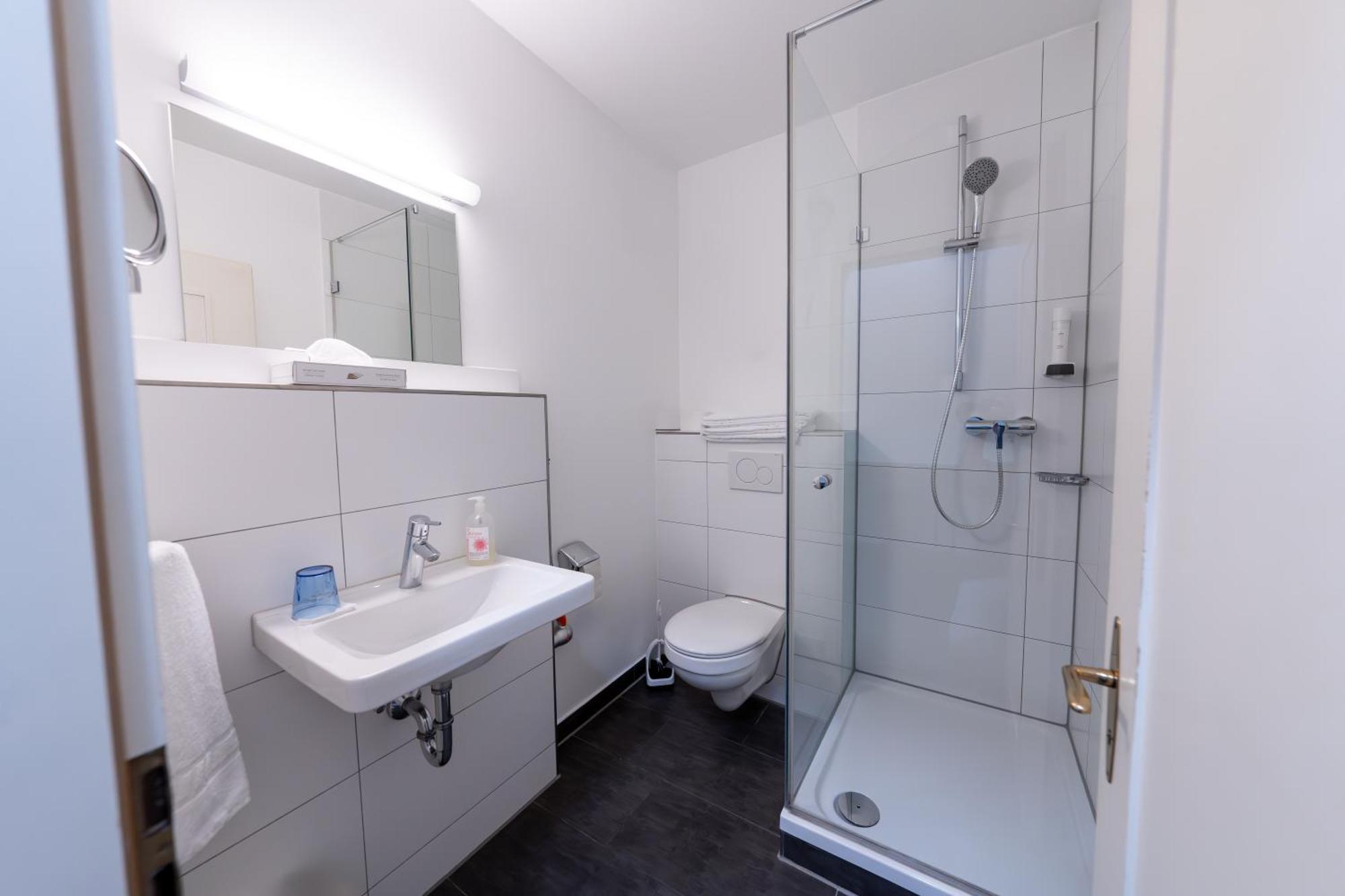 Hotel Bergbauer Mit Late-Self-Check-In Neuburg an Der Donau Exterior photo